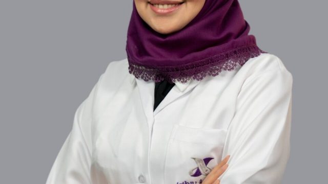 اشطر دكتورة نسائية تركب لولب في الرياض