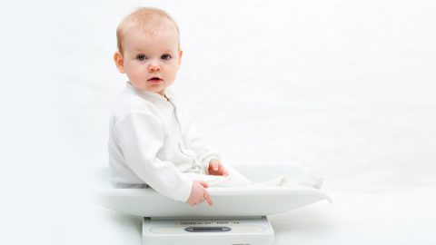 اين اجد صيدلية لقياس وزن الطفل في الرياض ؟