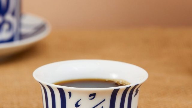 افضل فناجين قهوة بالرياض عليها حروف عربيه توفرها 3 محلات