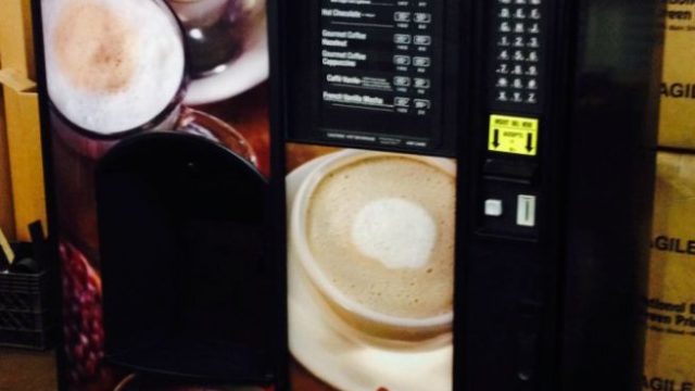 افضل ماكينة بيع قهوة ذاتية بالرياض متوفرة في 3 محلات