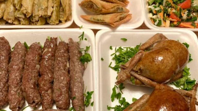 افضل 3 مطاعم توفر الاكل الجاهز مع التوصيل في الرياض